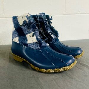 Never Worn! Women’s Sperry Saltwater Buffalo Duck Boots!